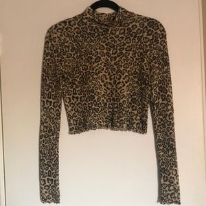 urban outfitters cropped leopard print top